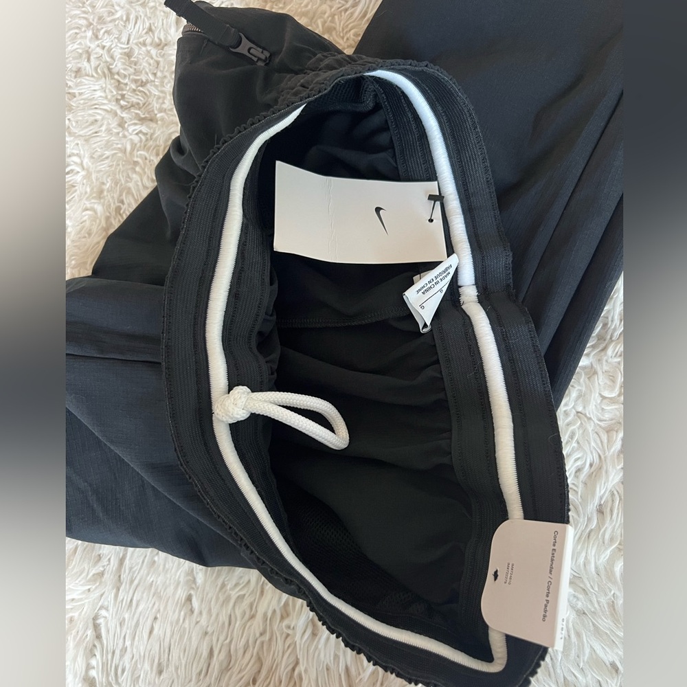 Men’s Standard Fit Nike Pants - Picture 8 of 8